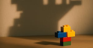 Crearea Siguranței Vizibile: Cum LEGO® SERIOUS PLAY® scoate la suprafață riscurile psihosociale